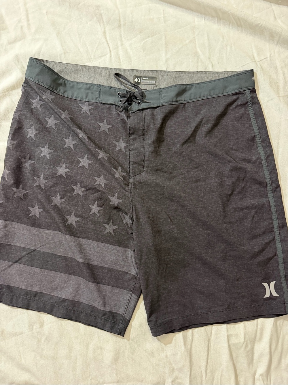 Hurley Men's Gray & Black American Flag Board Shorts